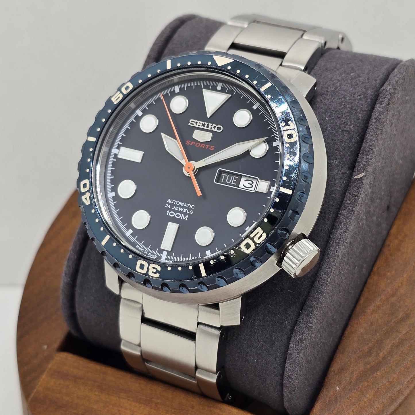Seiko 4R36-06N0 Bottle Cap