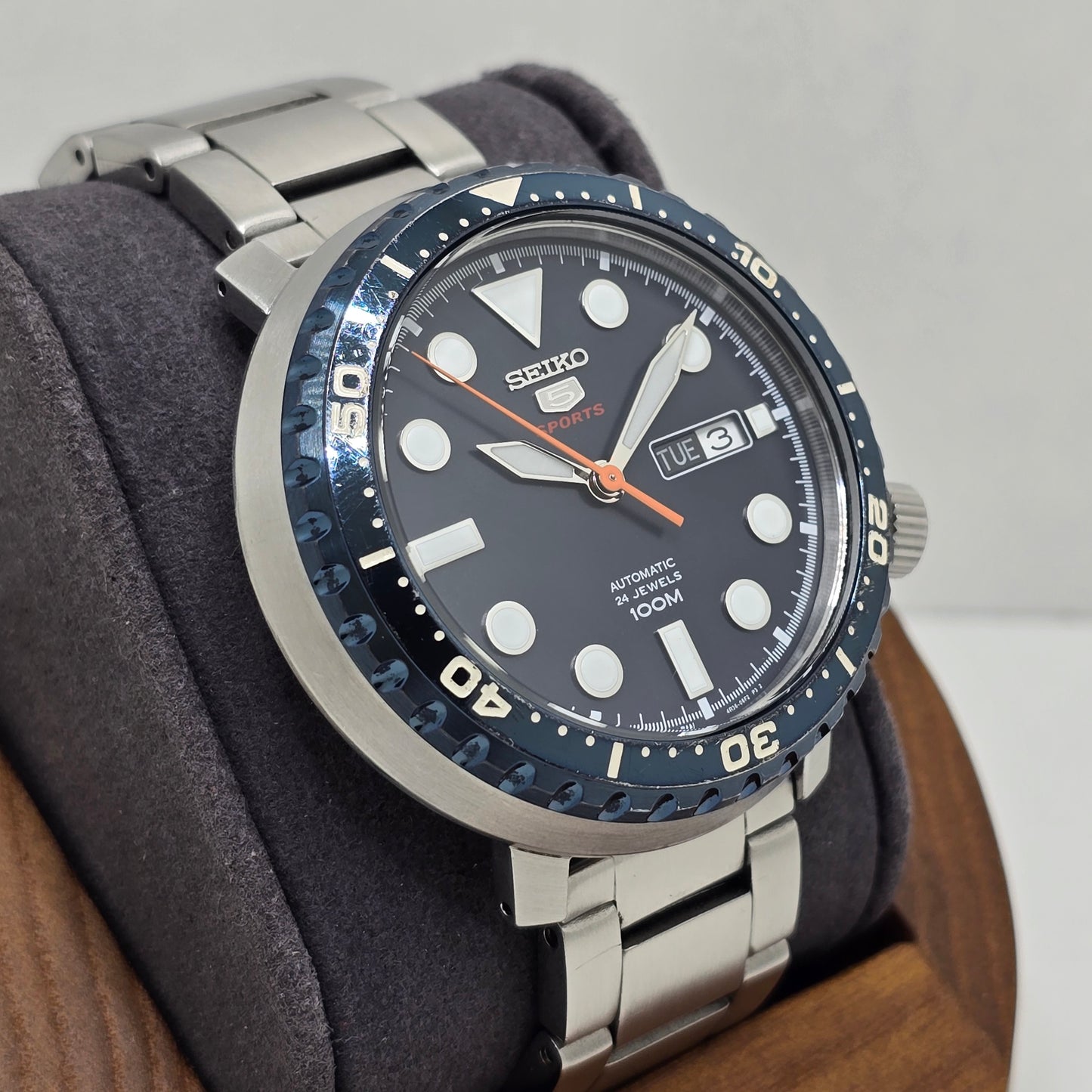 Seiko 4R36-06N0 Bottle Cap