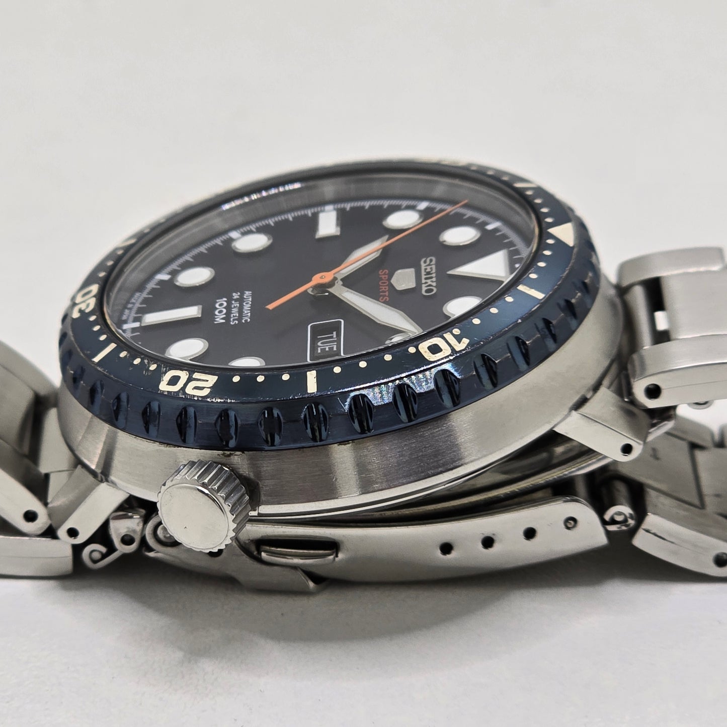 Seiko 4R36-06N0 Bottle Cap
