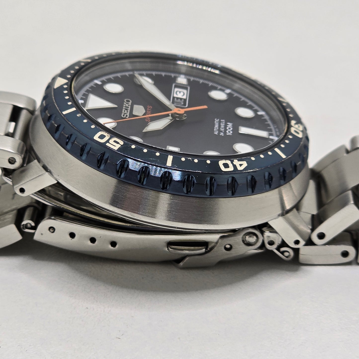 Seiko 4R36-06N0 Bottle Cap