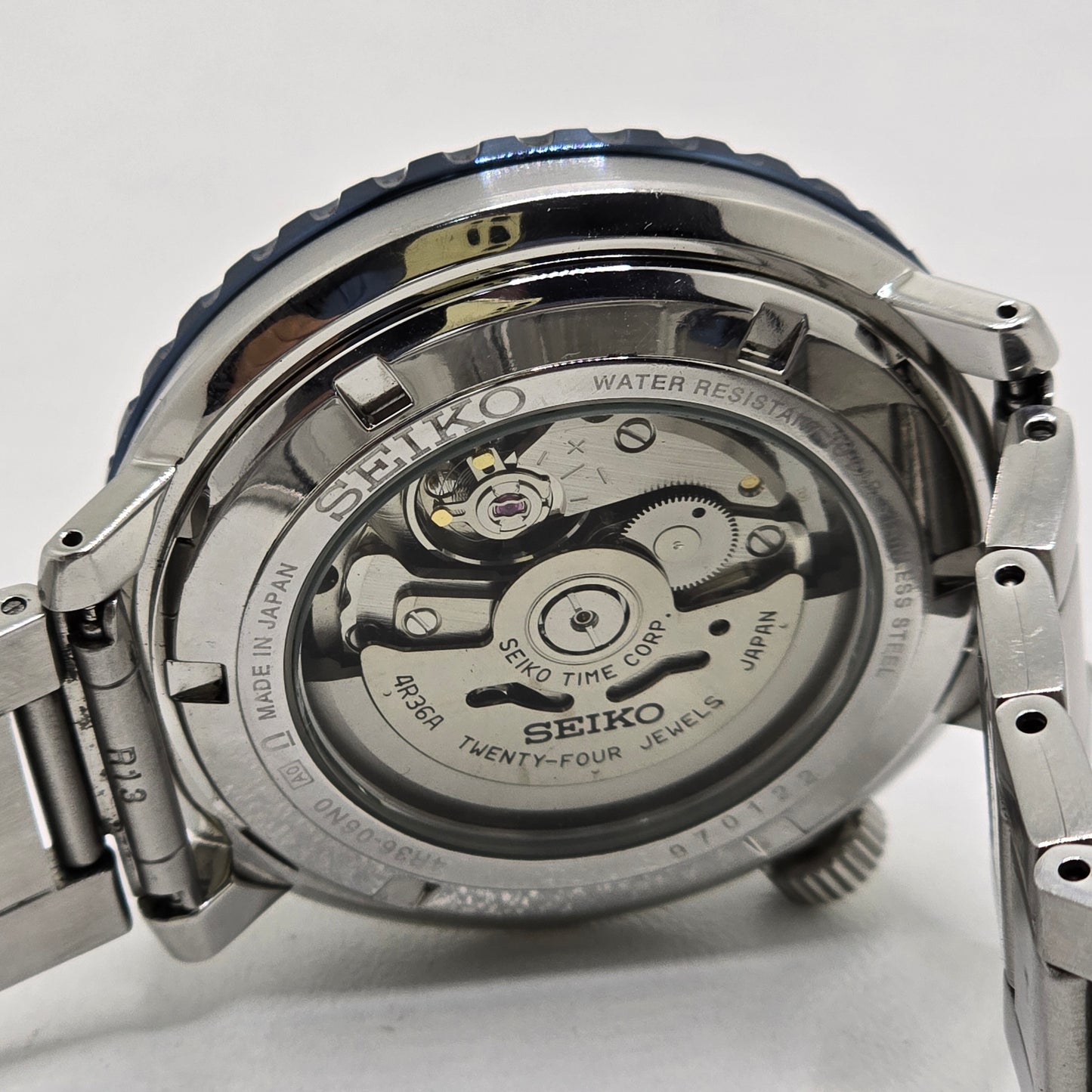 Seiko 4R36-06N0 Bottle Cap