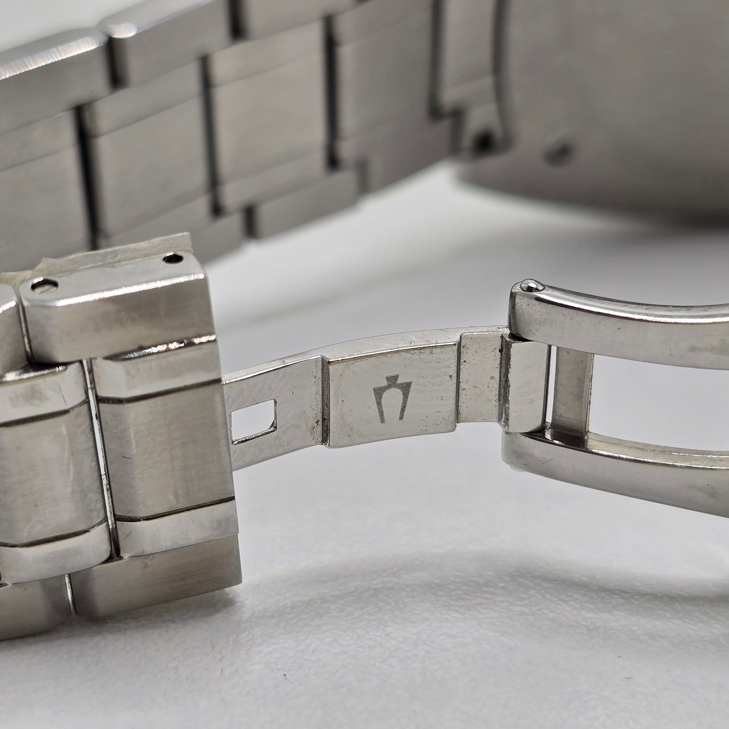 Bulova 96A185 Curv Chrono